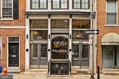 $799,900 | 225 Race Street, Unit 400, Philadelphia, PA 19106