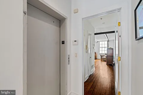 $799,900 | 225 Race Street, Unit 400, Philadelphia, PA 19106