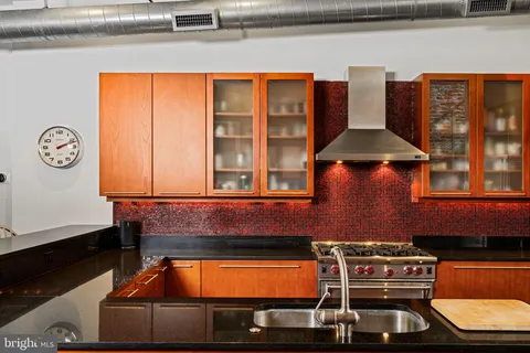 $799,900 | 225 Race Street, Unit 400, Philadelphia, PA 19106