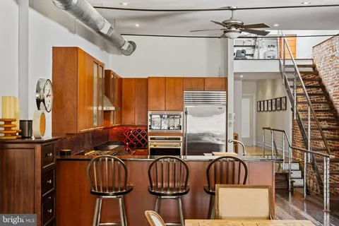 $799,900 | 225 Race Street, Unit 400, Philadelphia, PA 19106