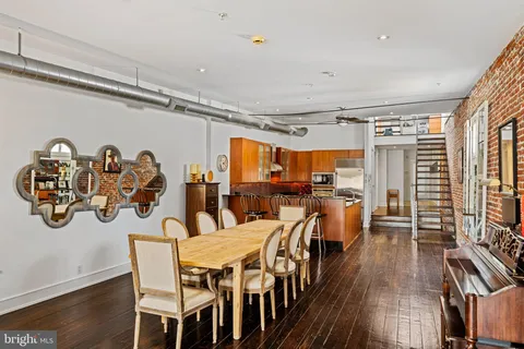 $799,900 | 225 Race Street, Unit 400, Philadelphia, PA 19106