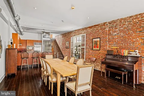 $799,900 | 225 Race Street, Unit 400, Philadelphia, PA 19106