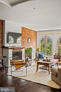 $799,900 | 225 Race Street, Unit 400, Philadelphia, PA 19106