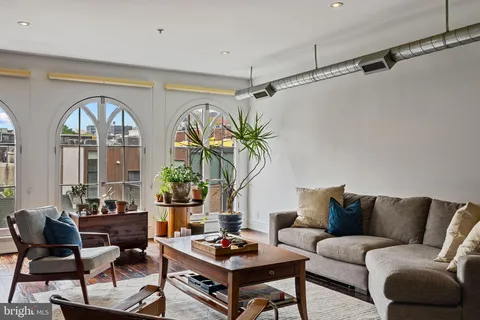 $799,900 | 225 Race Street, Unit 400, Philadelphia, PA 19106