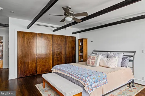 $799,900 | 225 Race Street, Unit 400, Philadelphia, PA 19106