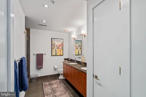 $799,900 | 225 Race Street, Unit 400, Philadelphia, PA 19106