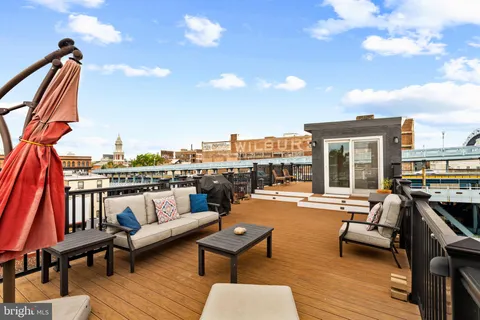 $799,900 | 225 Race Street, Unit 400, Philadelphia, PA 19106