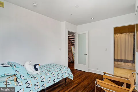 $799,900 | 225 Race Street, Unit 400, Philadelphia, PA 19106