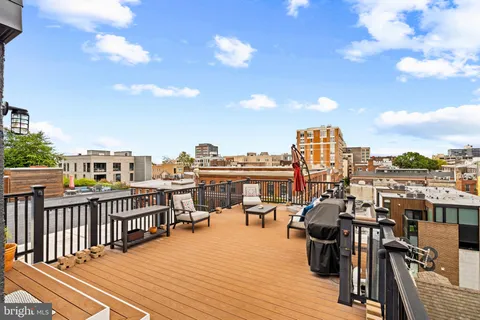 $799,900 | 225 Race Street, Unit 400, Philadelphia, PA 19106