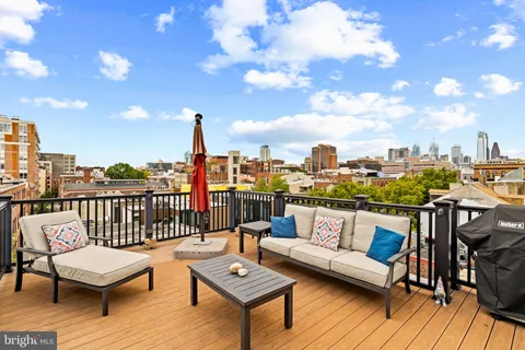 $799,900 | 225 Race Street, Unit 400, Philadelphia, PA 19106