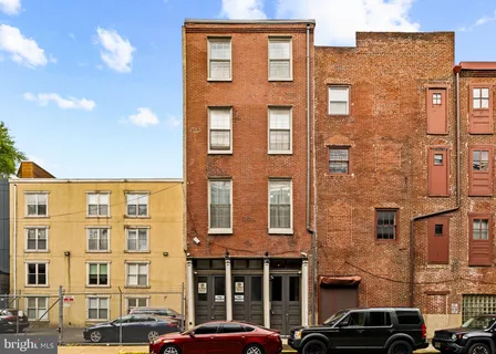 $799,900 | 225 Race Street, Unit 400, Philadelphia, PA 19106