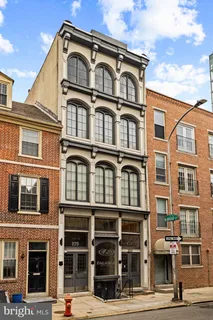 $799,900 | 225 Race Street, Unit 400, Philadelphia, PA 19106