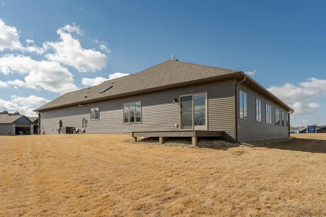 $445,000 | 877 Picadilly Lane Northwest, Rochester, MN 55901