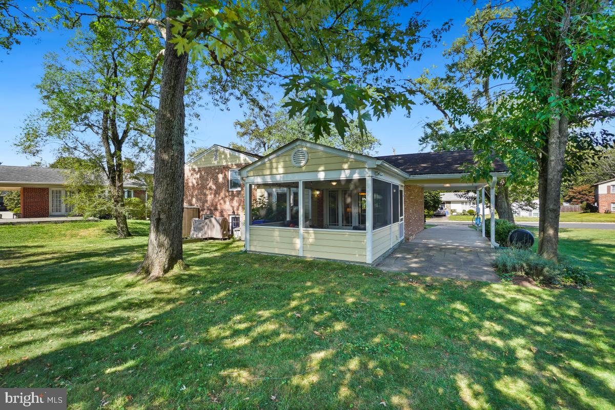418 Neale Court Silver Spring, MD 20901 - Photo 31 of 33 Treed. open backyard!