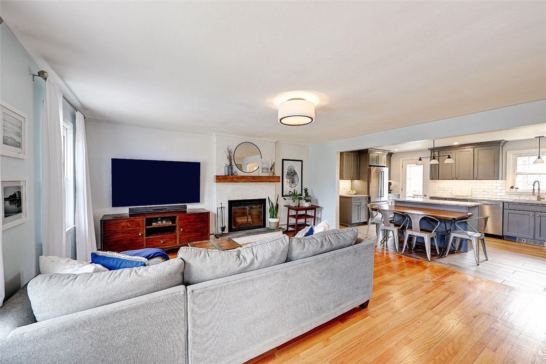 30 Landon Road Warwick, RI 02888 - Photo 3 of 45