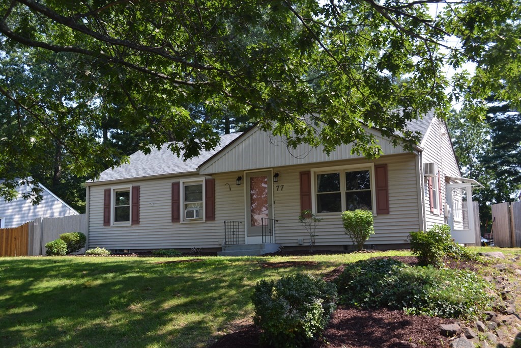77 Kerry Drive Springfield, MA 01118 - Photo 1 of 33 Gallery Image 1