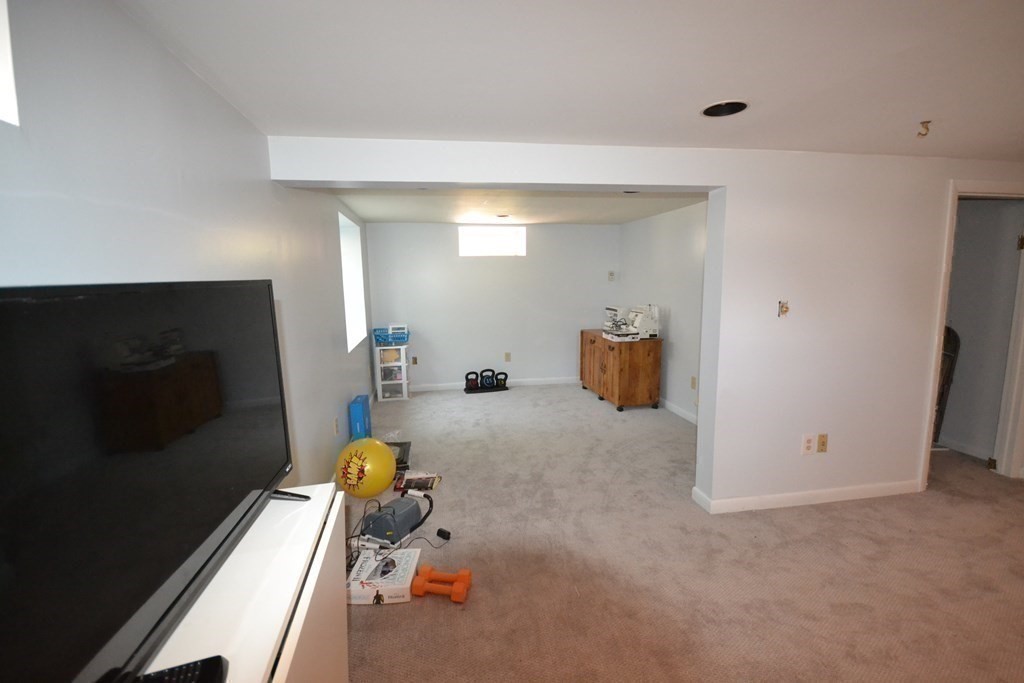 77 Kerry Drive Springfield, MA 01118 - Photo 23 of 33 Gallery Image 23