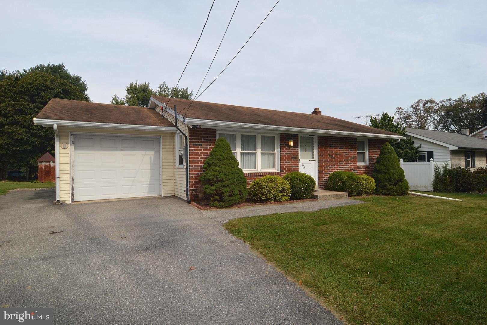 903 Fritztown Road Reading, PA 19608 - Photo 2 of 31