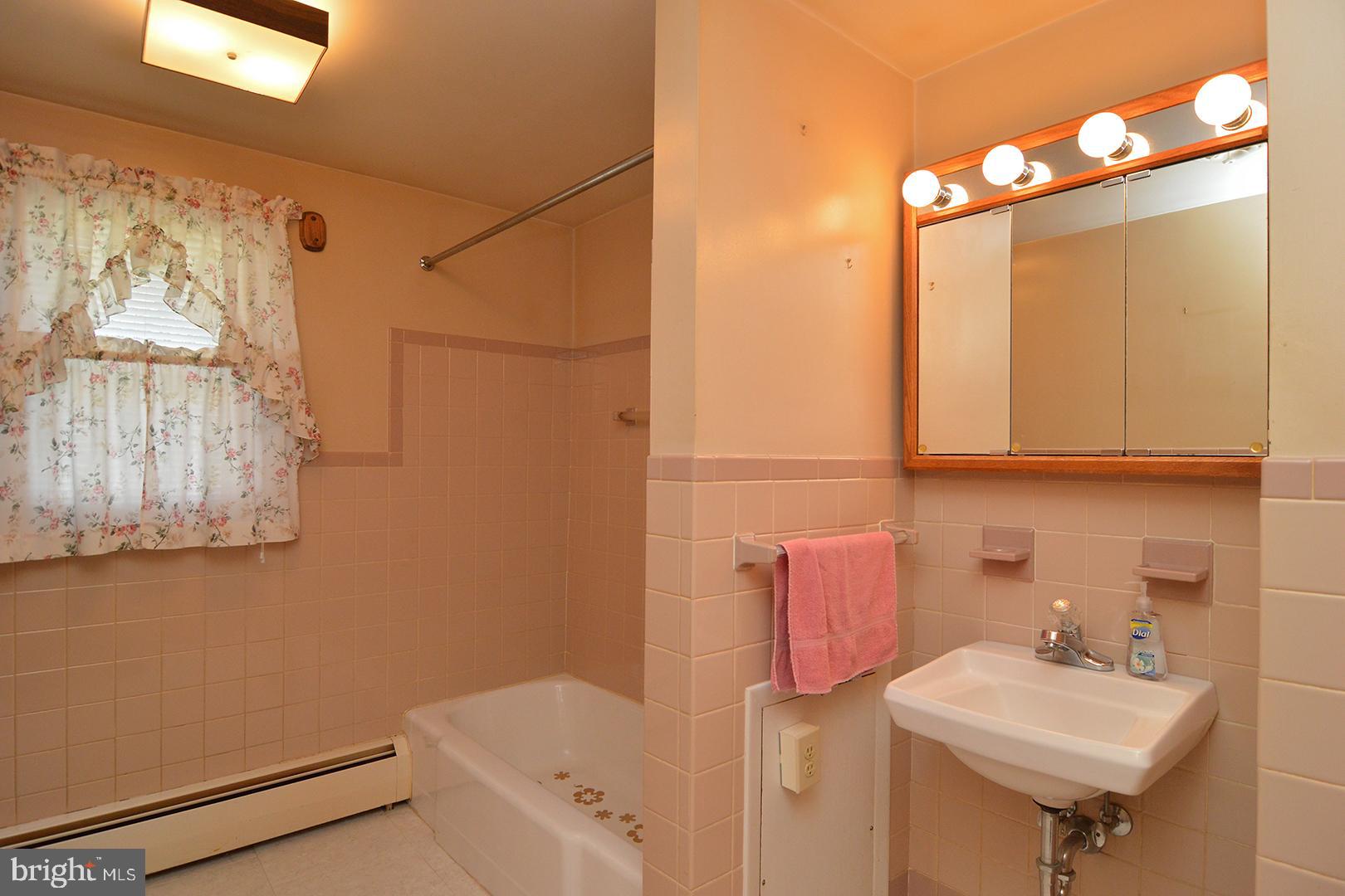 903 Fritztown Road Reading, PA 19608 - Photo 16 of 31