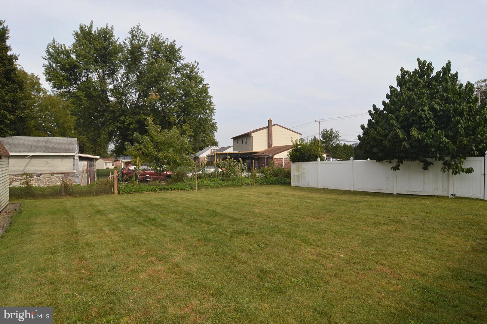 903 Fritztown Road Reading, PA 19608 - Photo 24 of 31