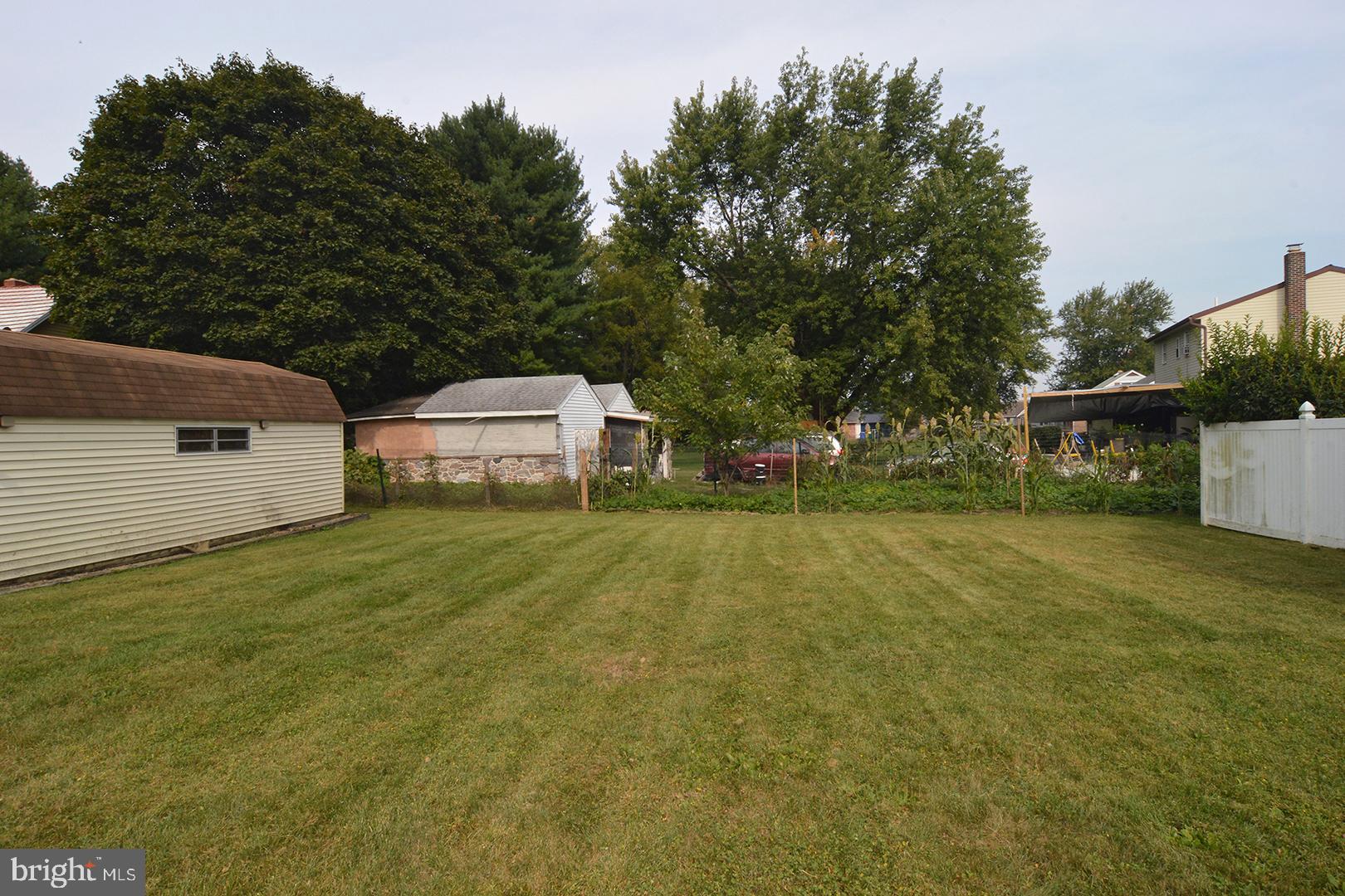 903 Fritztown Road Reading, PA 19608 - Photo 25 of 31