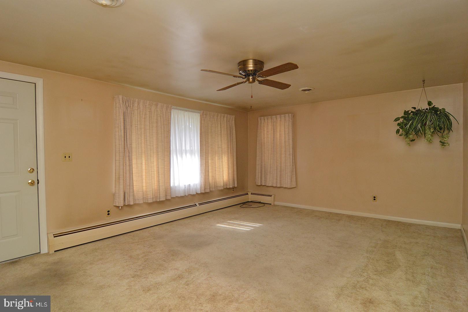 903 Fritztown Road Reading, PA 19608 - Photo 4 of 31