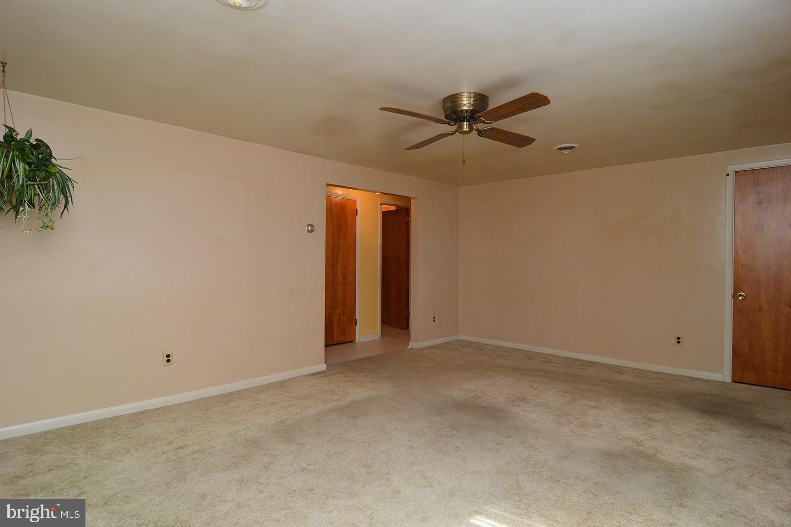 903 Fritztown Road Reading, PA 19608 - Photo 6 of 31