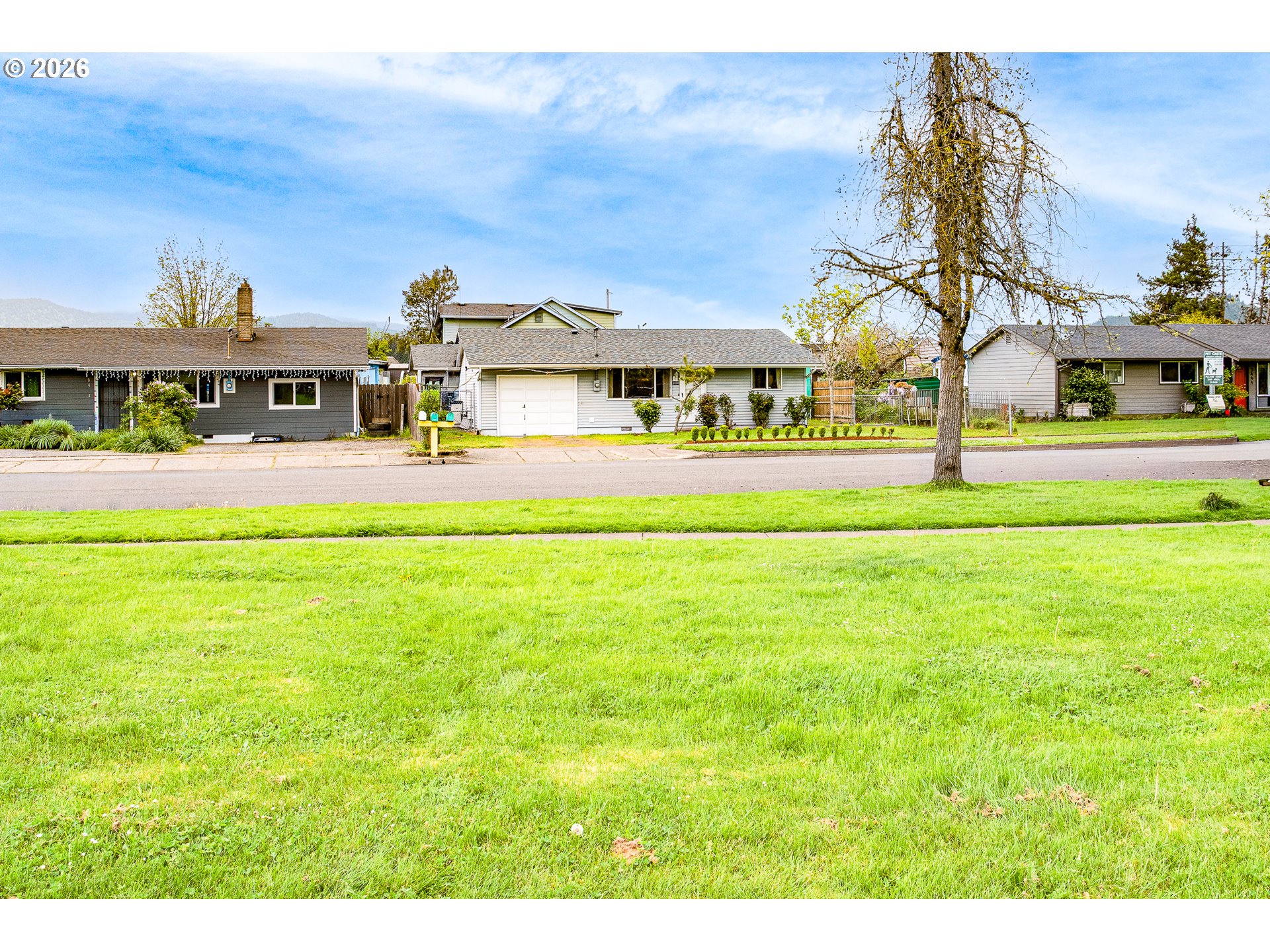 3430 E Street Springfield, OR 97478 - Photo 2 of 40