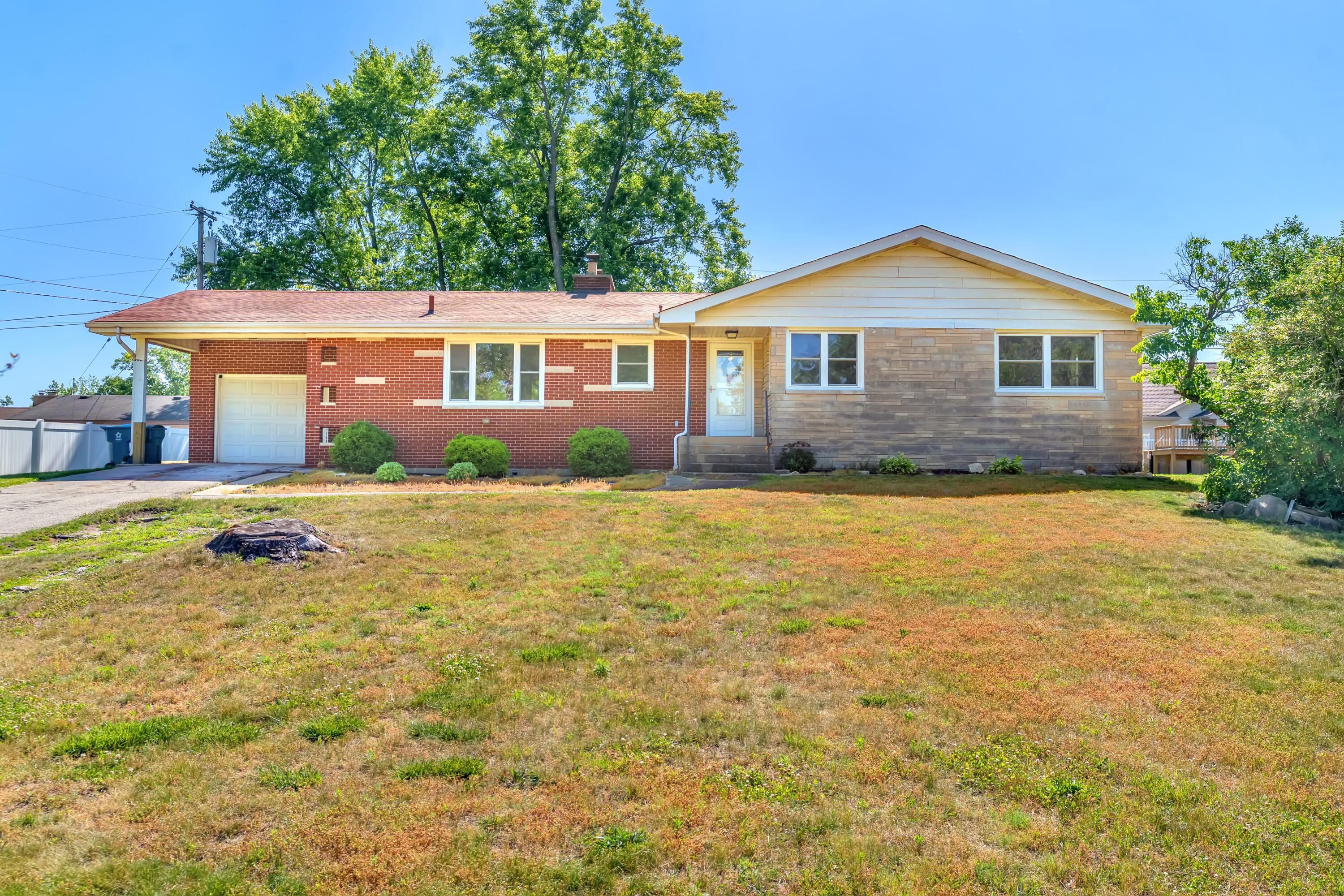 325 Cedar Street Northwest Demotte, IN 46310 - Photo 1 of 30 3000x2000