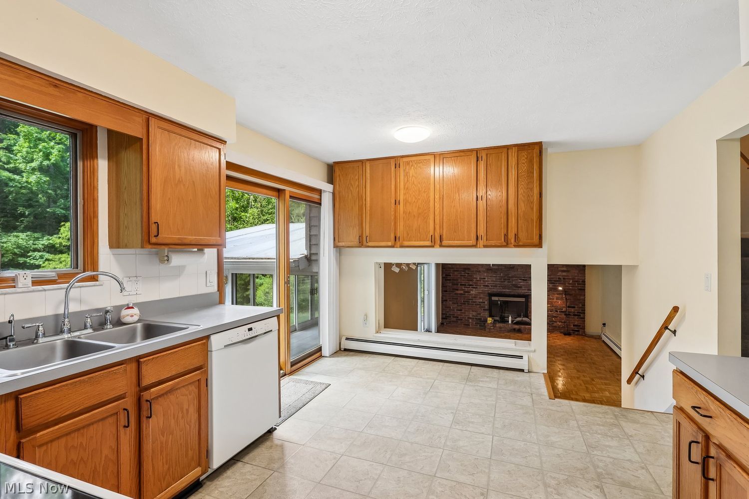 8355 Cedar Road Chesterland, OH 44026 - Photo 9 of 44