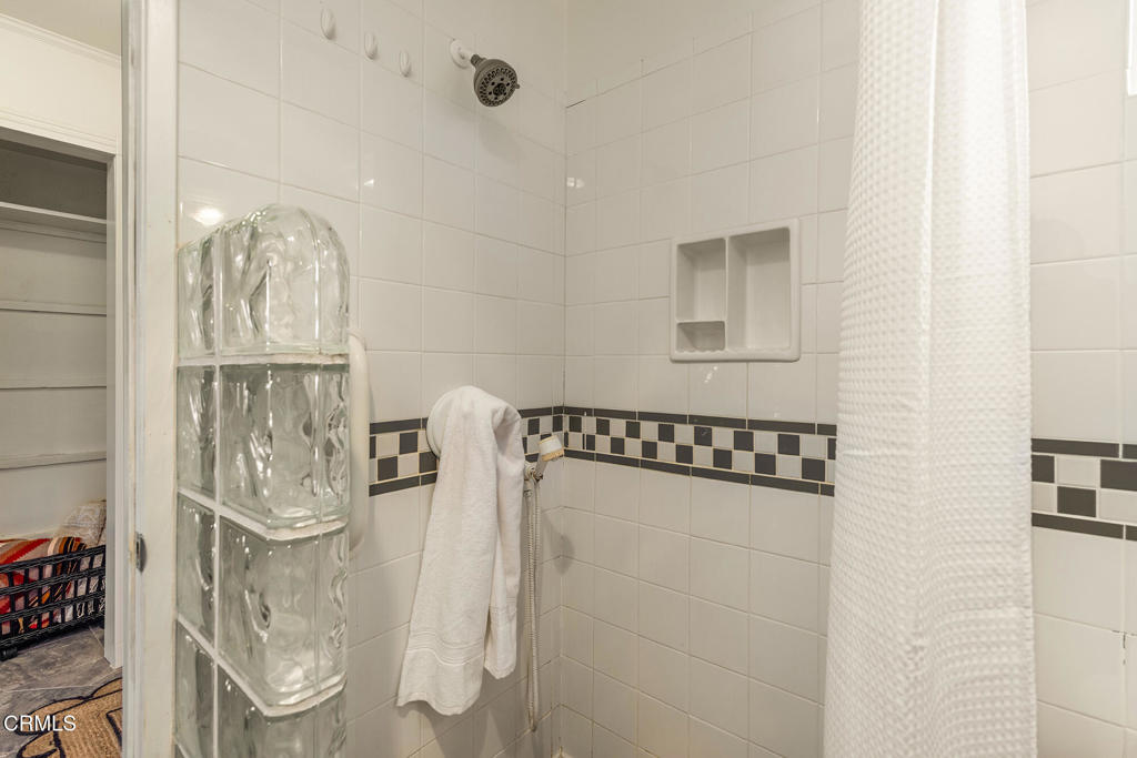 40 Almond Avenue Oak View, CA 93022 - Photo 25 of 30 a bathroom with a shower