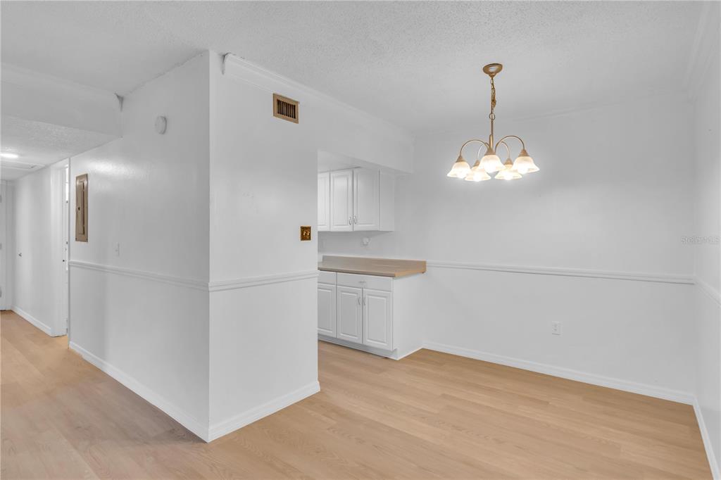 916 Lake Destiny Road, Unit E Altamonte Springs, FL 32714 - Photo 2 of 26
