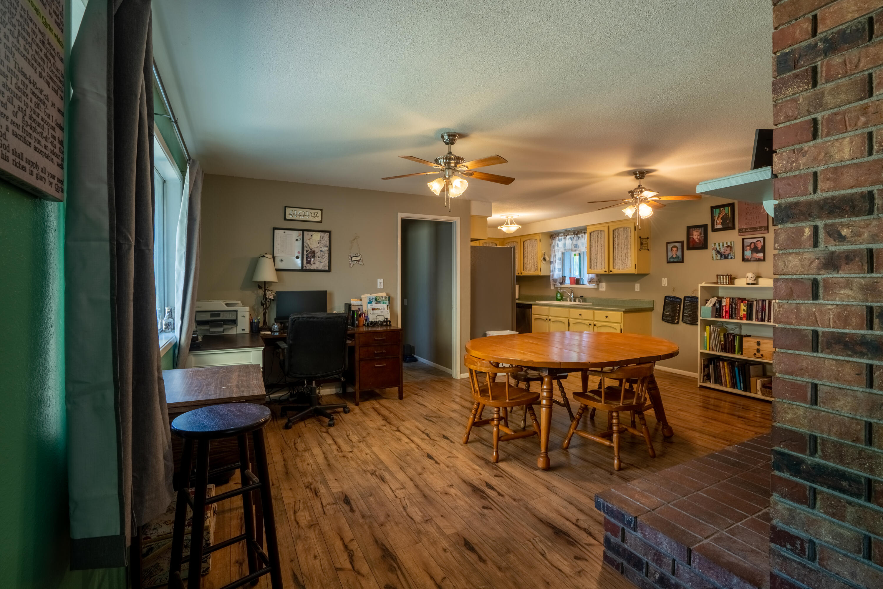 913 Freeman Road Central Point, OR 97502 - Photo 4 of 36 DSC02527-HDR