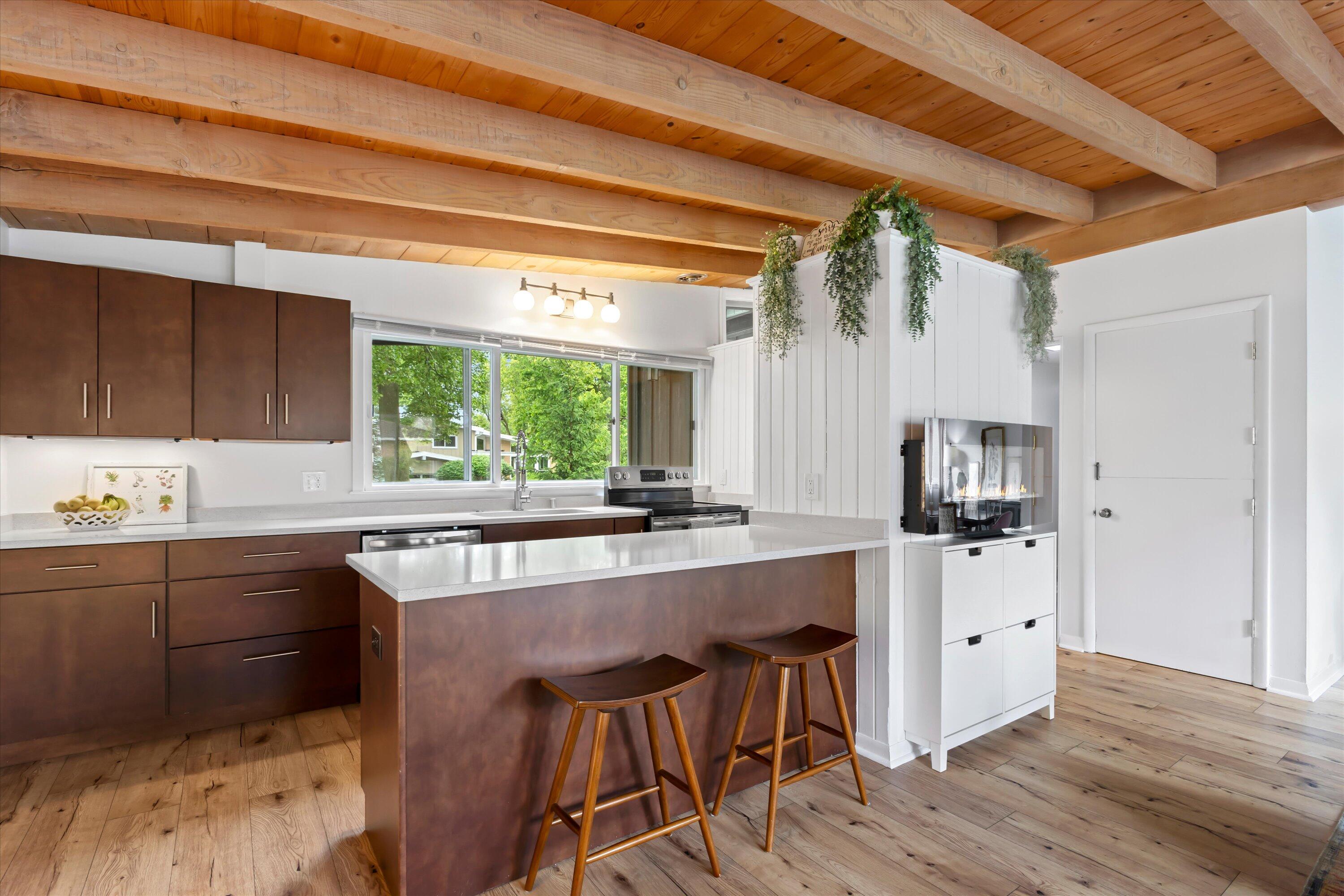 7337 North Seneca Road Fox Point, WI 53217 - Photo 8 of 33 Updated Kitchen