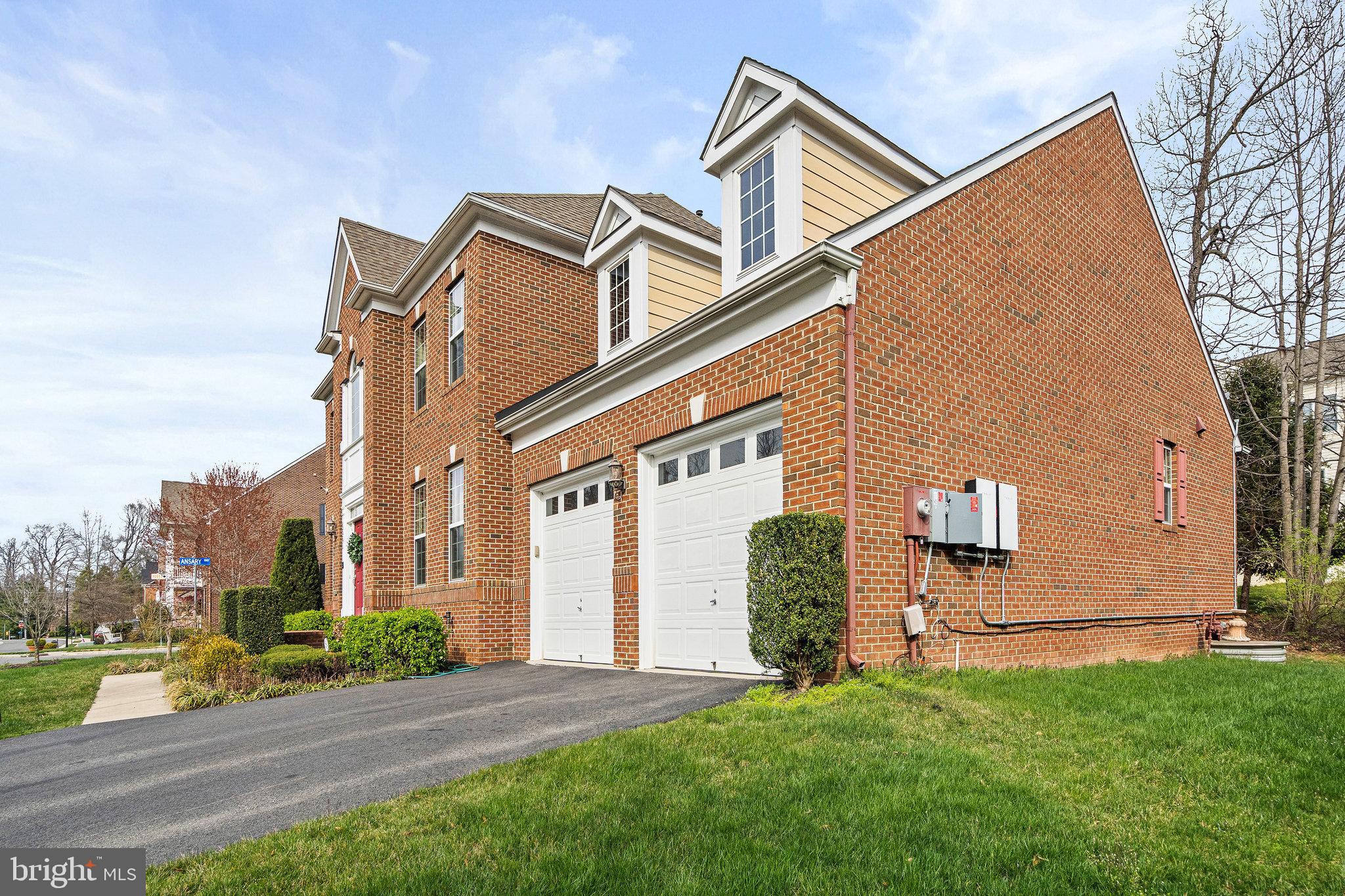 4561 Rona Place Fairfax, VA 22030 - Photo 3 of 78 2 car driveway and garage