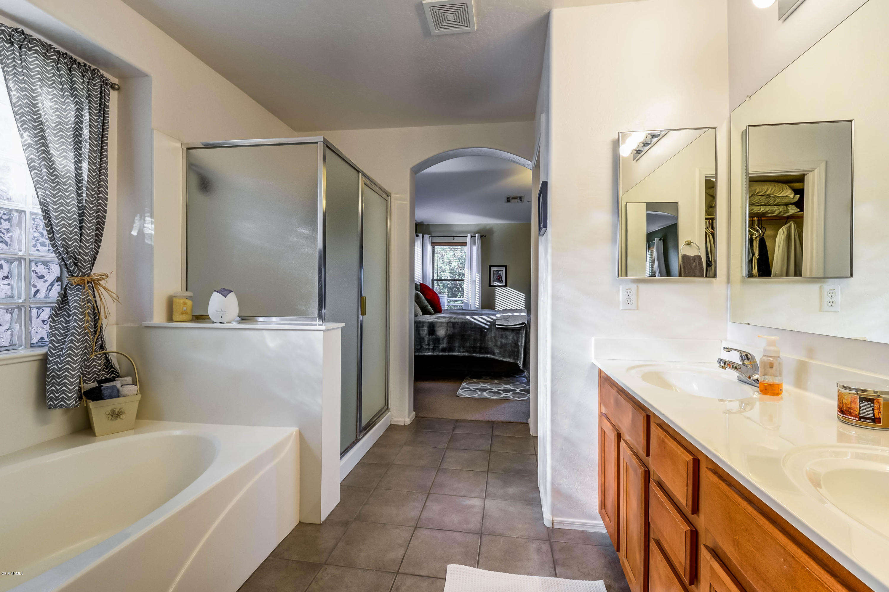 2402 West Carson Road Phoenix, AZ 85041 - Photo 14 of 28 Master Bathroom