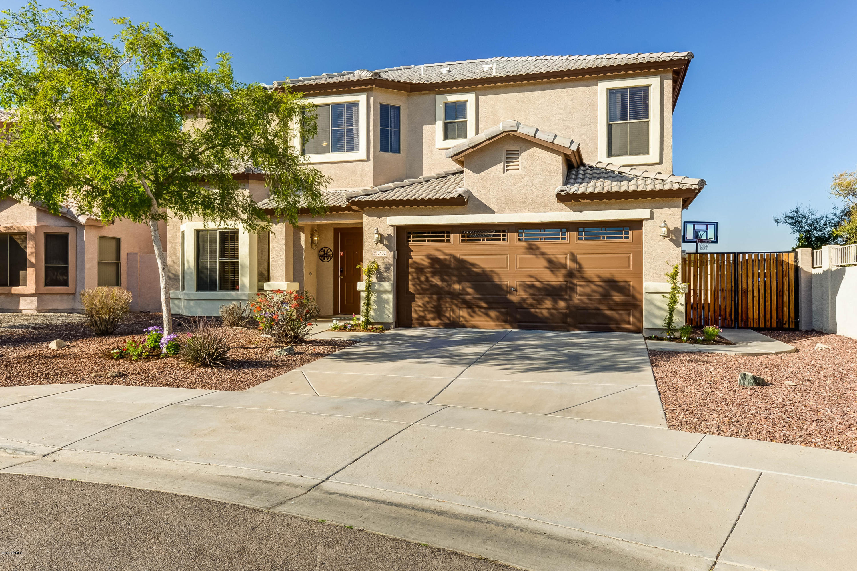 2402 West Carson Road Phoenix, AZ 85041 - Photo 2 of 28 Welcome Home!