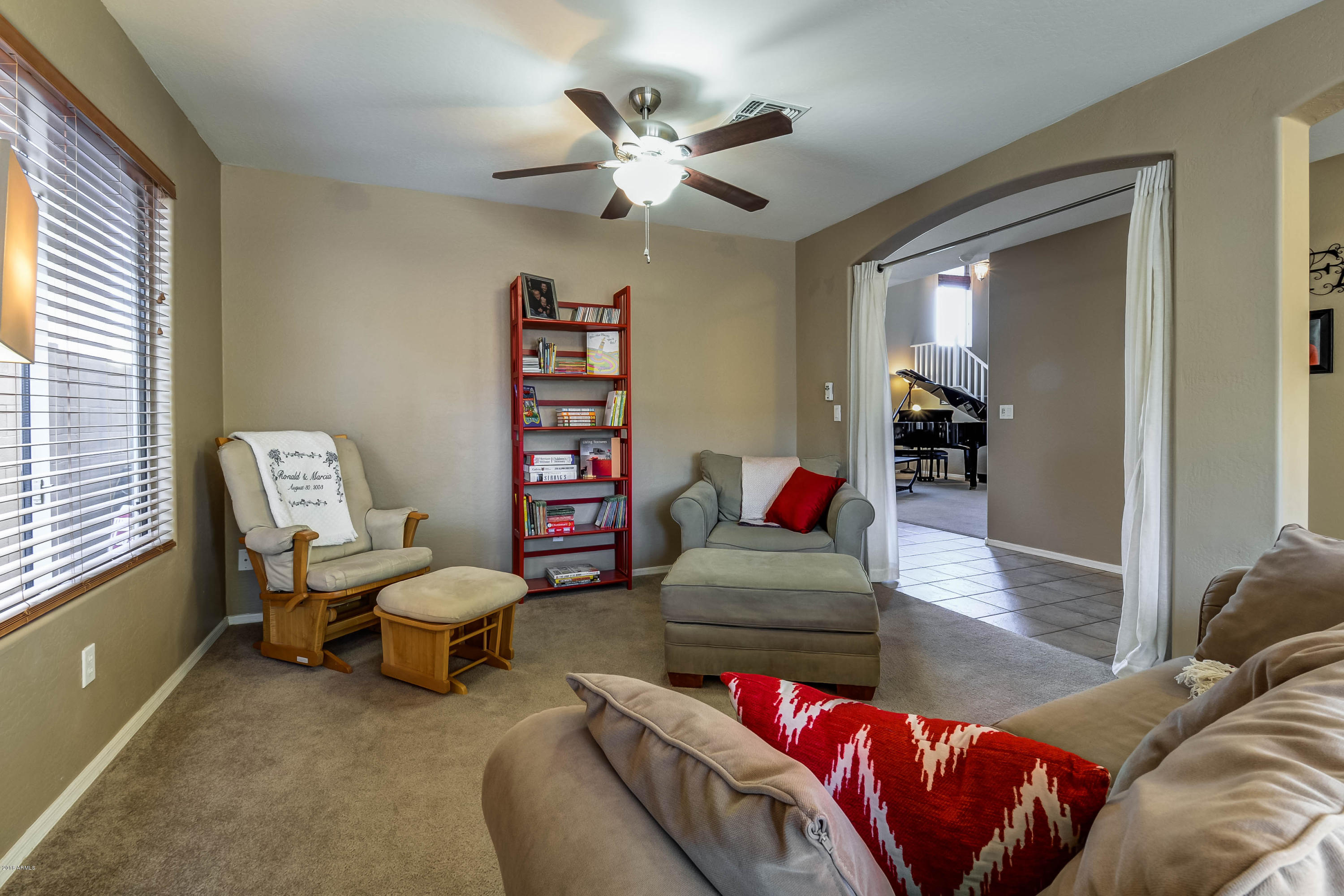 2402 West Carson Road Phoenix, AZ 85041 - Photo 4 of 28 Living Room II
