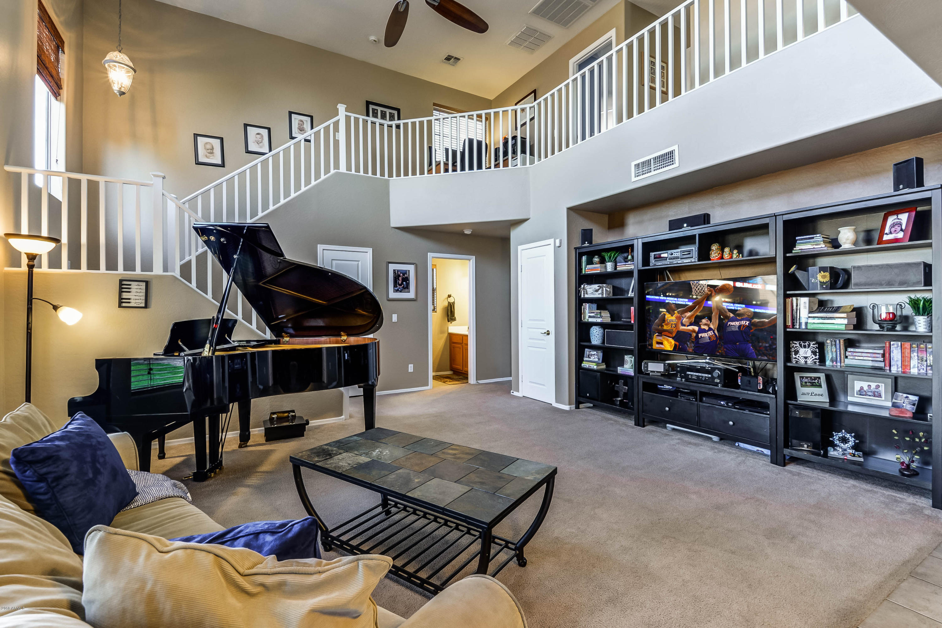 2402 West Carson Road Phoenix, AZ 85041 - Photo 7 of 28 Family Room