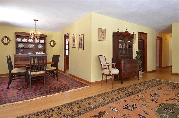 12 Parker Road Framingham, MA 01702 - Photo 5 of 17