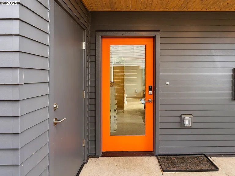 3590 Southwest Patton Road, Unit C Portland, OR 97221 - Photo 6 of 40 a view of front door