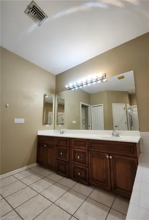 $2,125 | 11082 Lakeland Circle, Fort Myers, FL 33913