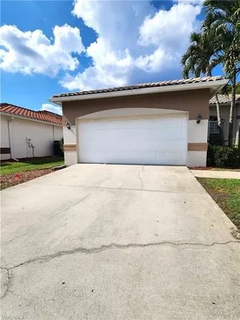 $2,125 | 11082 Lakeland Circle, Fort Myers, FL 33913