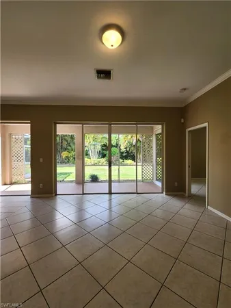 $2,125 | 11082 Lakeland Circle, Fort Myers, FL 33913