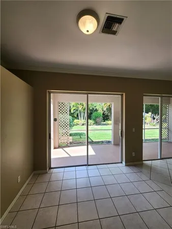 $2,125 | 11082 Lakeland Circle, Fort Myers, FL 33913