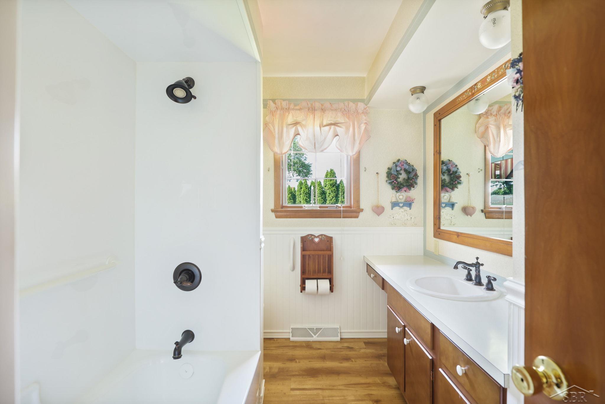 11155 South Evergreen Road Birch Run, MI 48415 - Photo 31 of 56 50114855-30.JPG