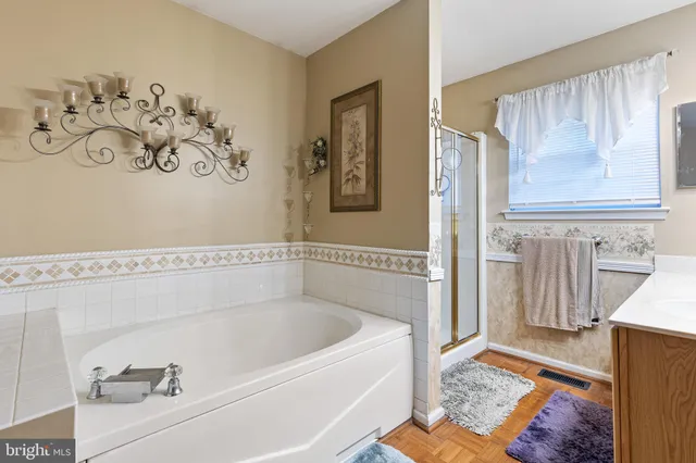 $481,500 | 414 South Barrington Court, Newark, DE 19702