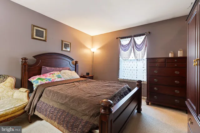 $481,500 | 414 South Barrington Court, Newark, DE 19702