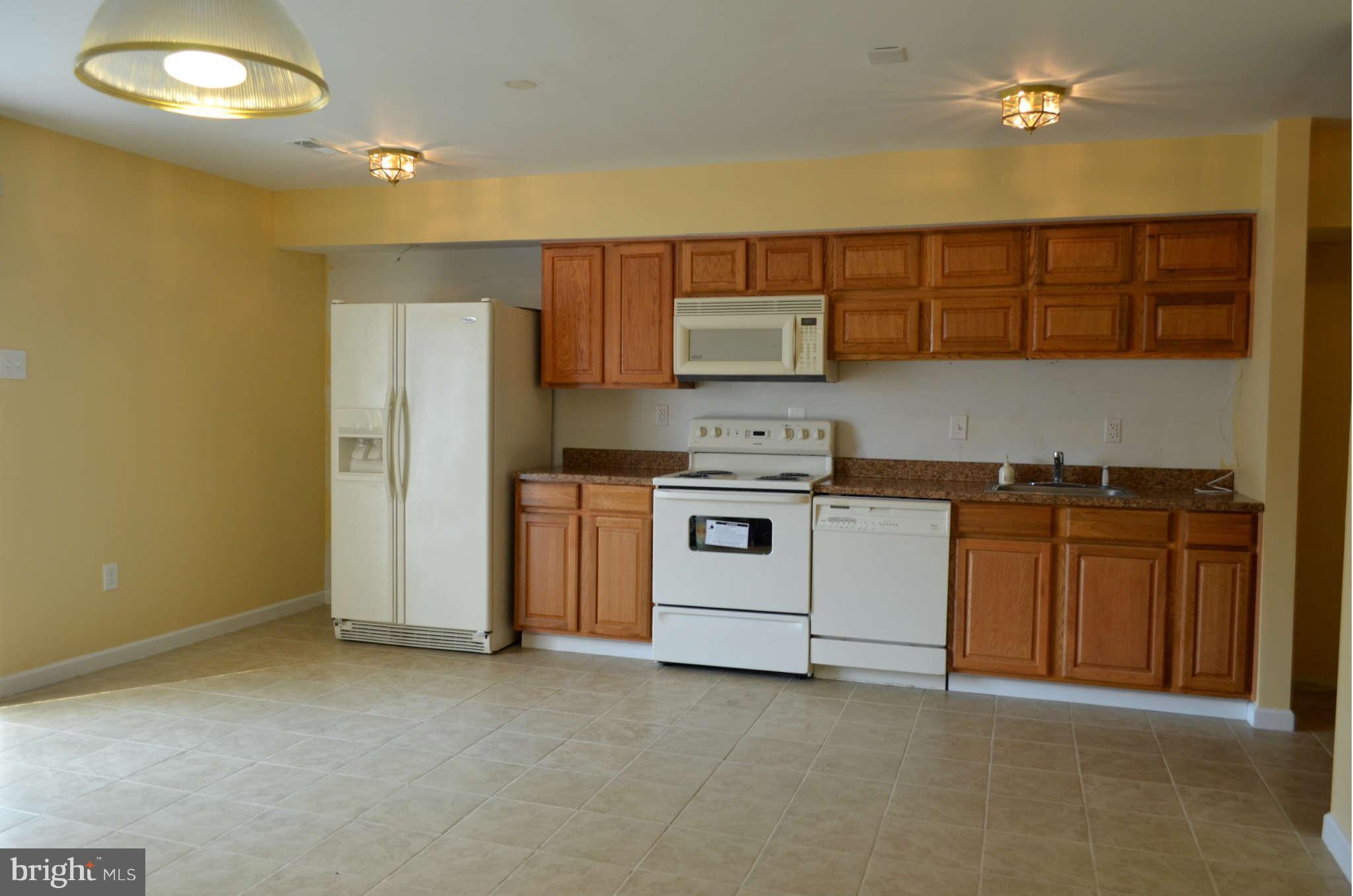 3777 Port Hope Point Triangle, VA 22172 - Photo 3 of 13 Kitchen