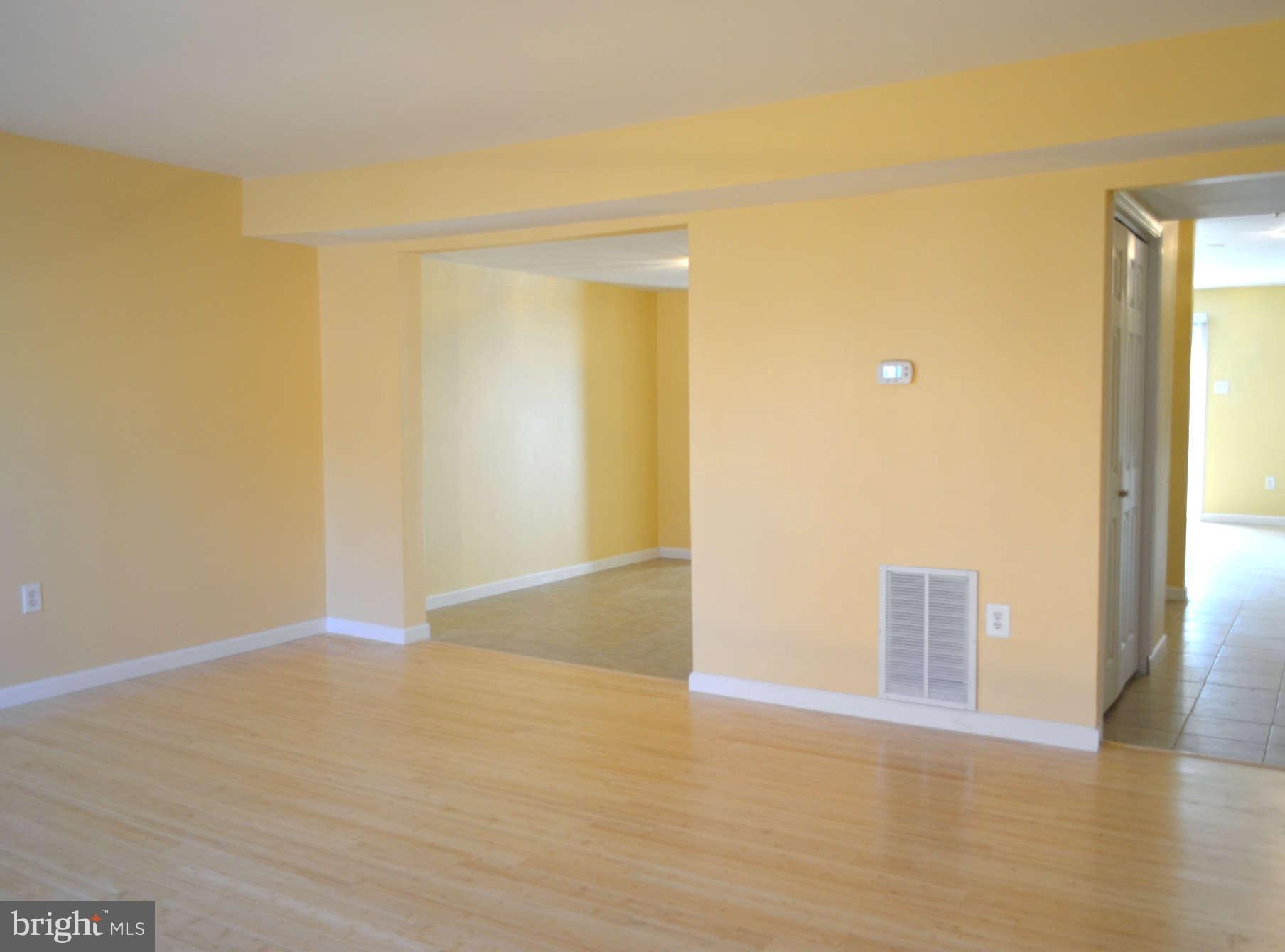 3777 Port Hope Point Triangle, VA 22172 - Photo 5 of 13 Living Room
